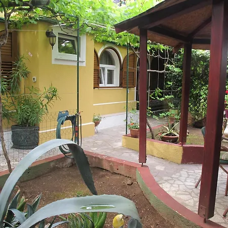 Lägenhet By The Sea Mali Lošinj